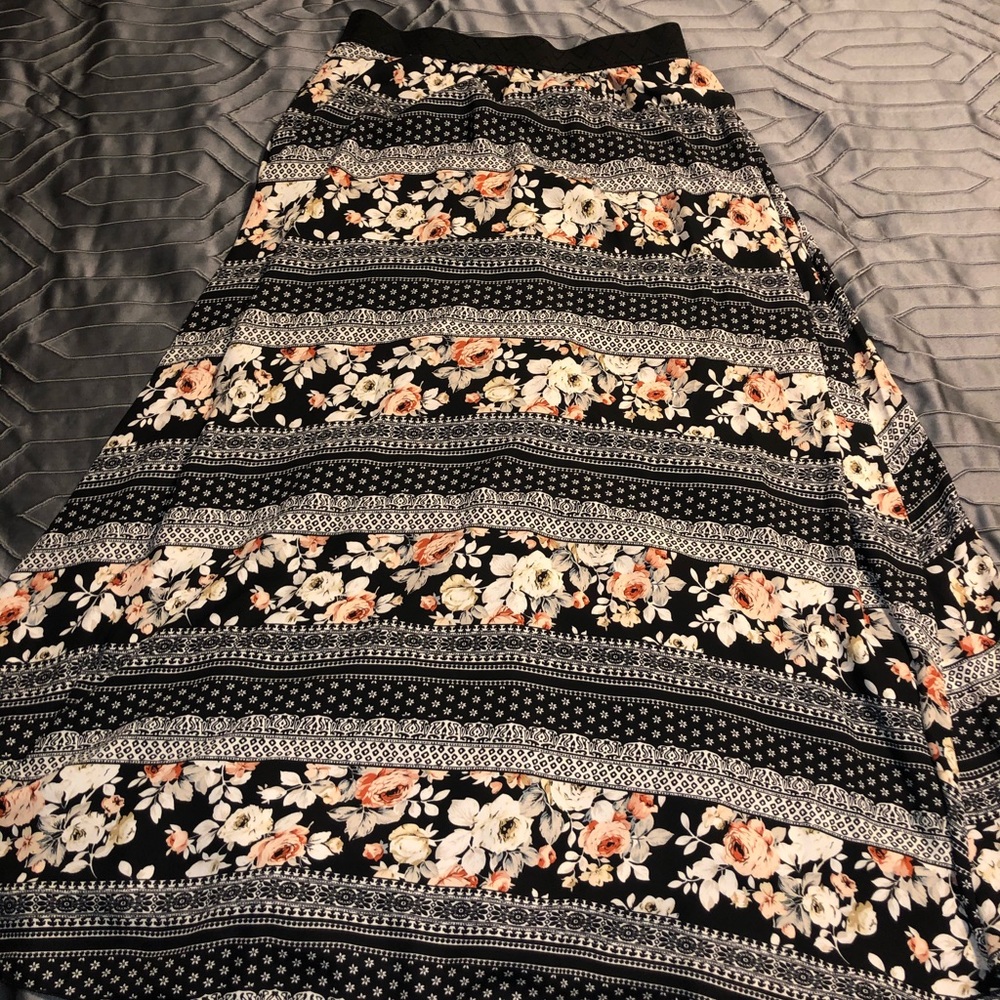 LullaRoe XL lucy skirt